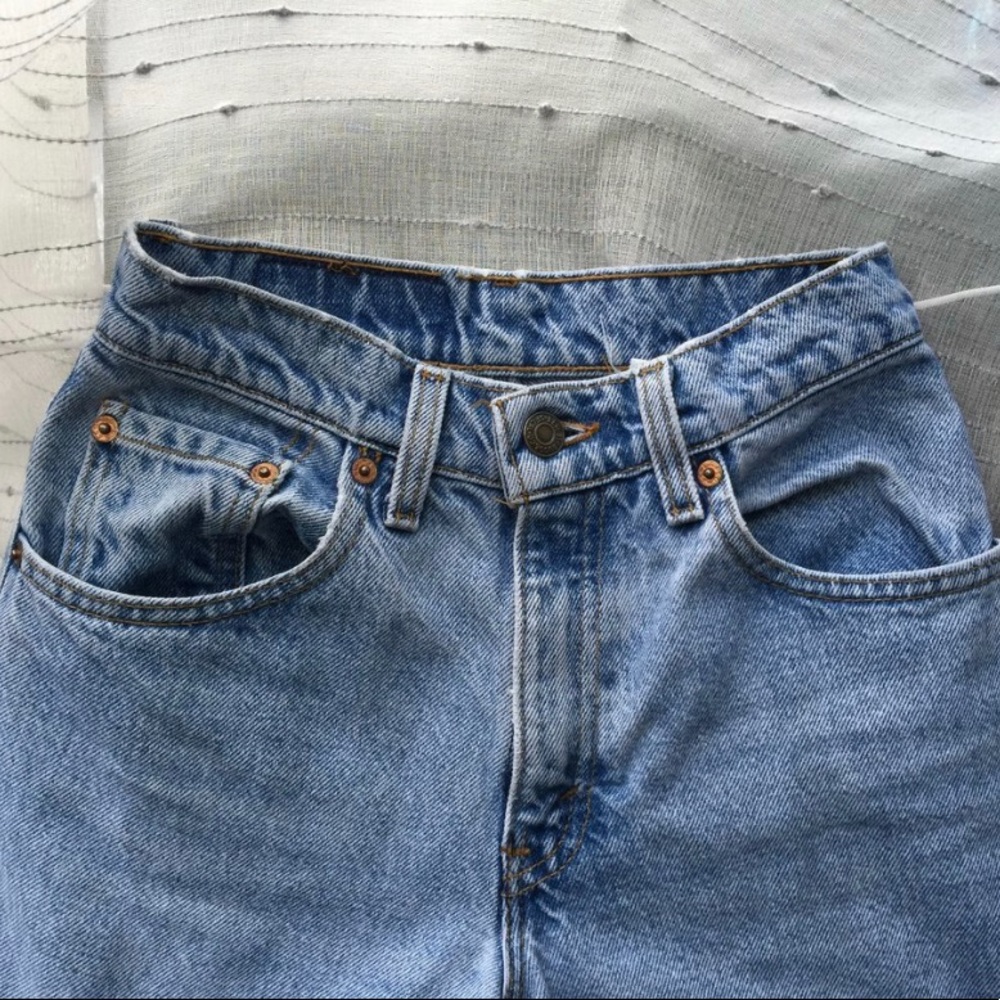 Levi Jeans Mom Jeans.